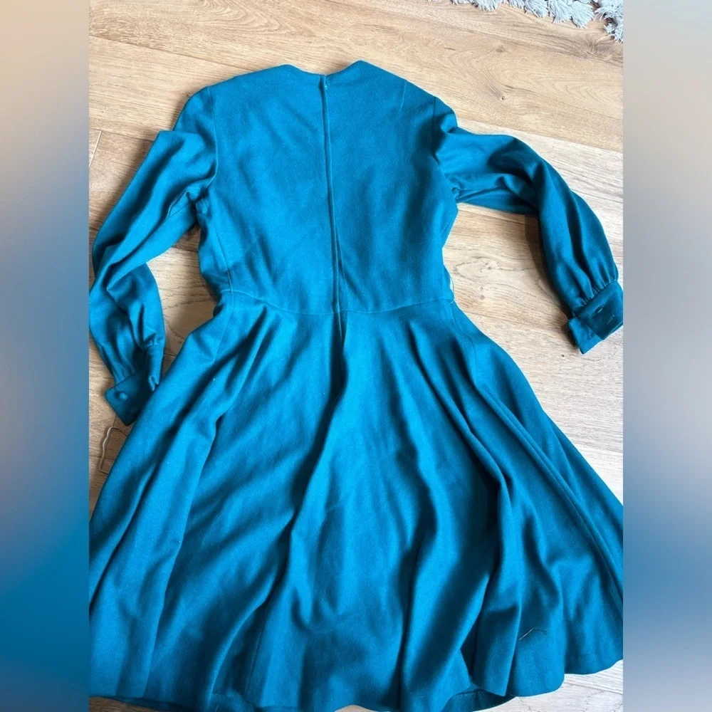 Vintage Saks fith ave fit and flare long sleeve dress 70’s